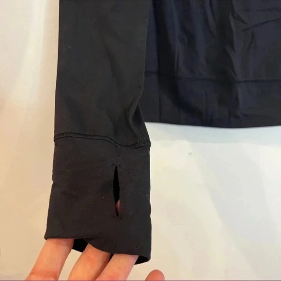 Lululemon women’s and long sleeve top I believe a size 6 - Picture 10 of 10
